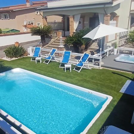 Alloggi Turistici Con Piscina Palestra Jacuzzi Sauna آنسيو المظهر الخارجي الصورة