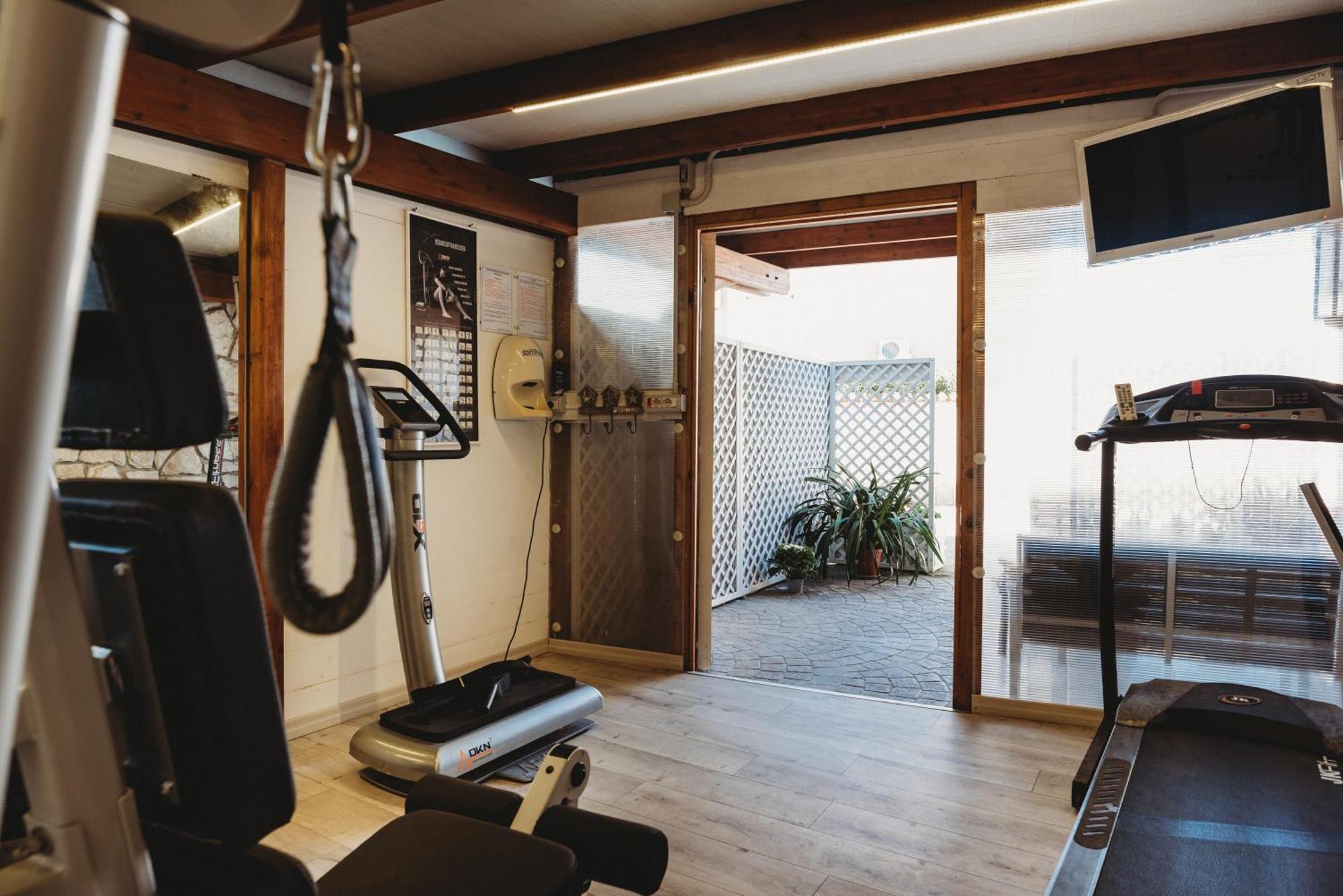 Alloggi Turistici Con Piscina Palestra Jacuzzi Sauna آنسيو المظهر الخارجي الصورة