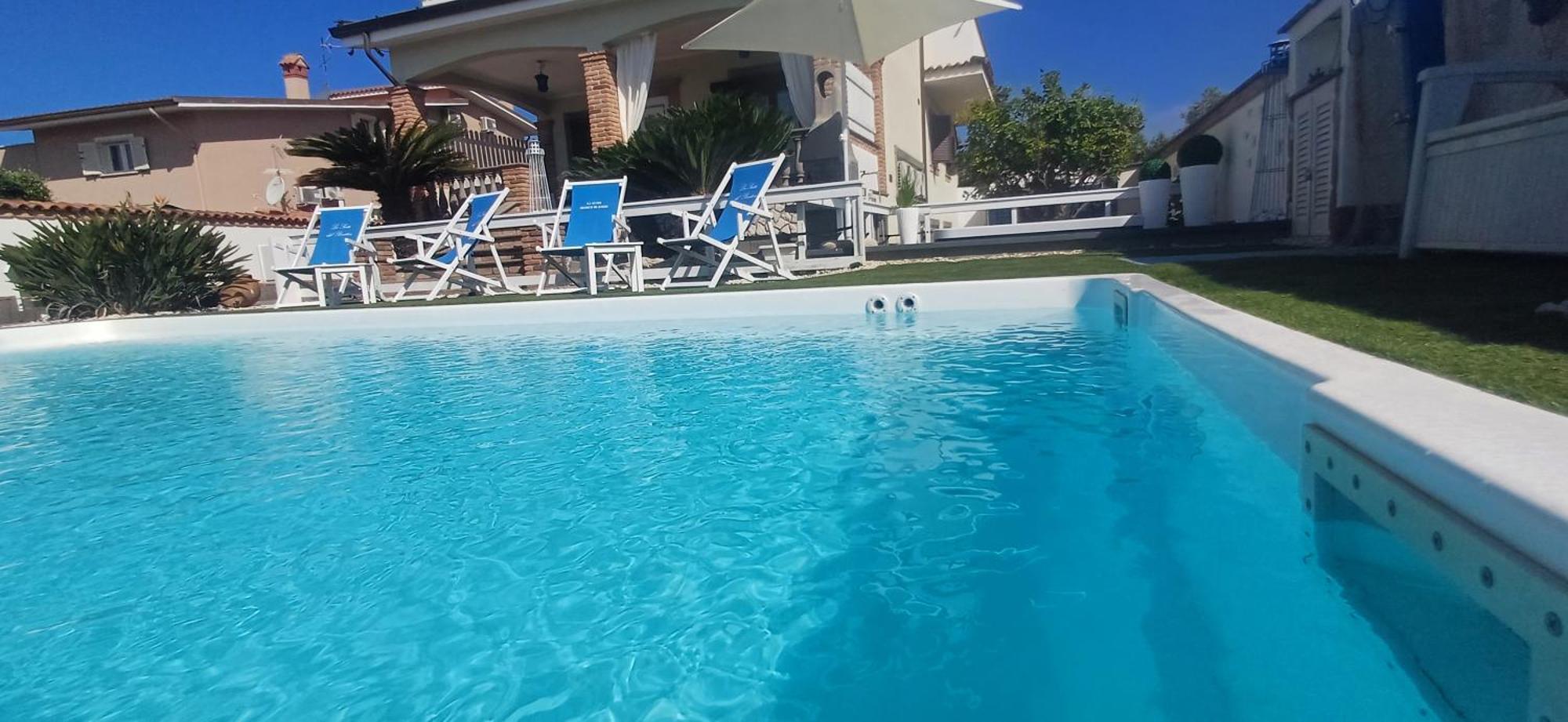 Alloggi Turistici Con Piscina Palestra Jacuzzi Sauna آنسيو المظهر الخارجي الصورة